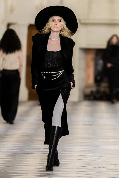 Look 38